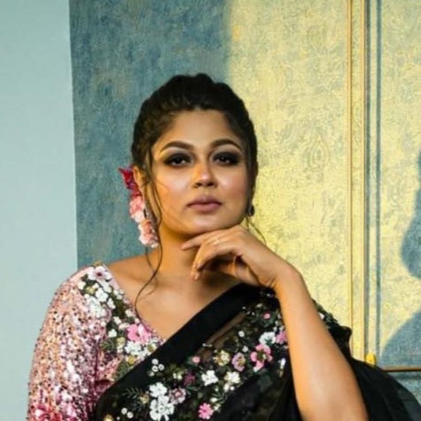 Mousumi Hamid